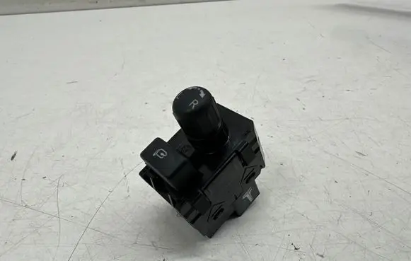 Nissan Leaf II (ZE1) Wing mirror switch