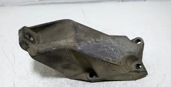Audi A4 S4 B5 8D Engine mounting bracket 8D0199307 8D0199307L