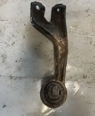 Mercedes-Benz Vito Viano W639 Rear differential/diff mount bracket 