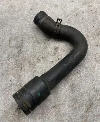 Audi A4 S4 B7 8E 8H Engine coolant pipe/hose 8E0121101AA