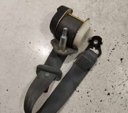 Renault Laguna I Rear seatbelt 302050