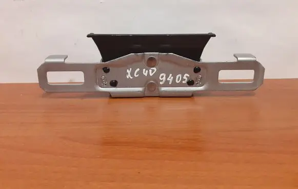 Volvo XC40 Rear door lock loop/hook striker 9405 31484517