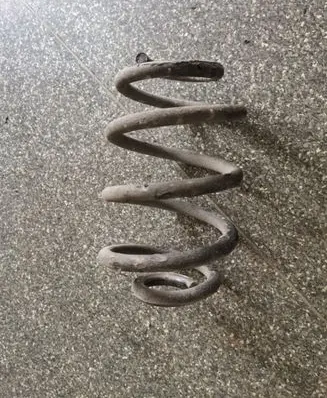 Nissan Leaf I (ZE0) Rear coil spring