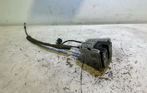 Renault Master III Rear door lock 905030009R