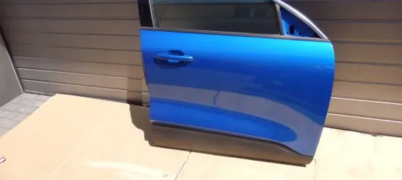 Ford Kuga III Front door