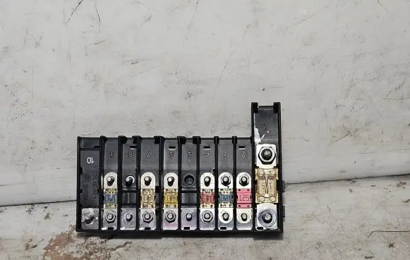 Volkswagen Transporter - Caravelle T5 Fuse module 7H6970187J