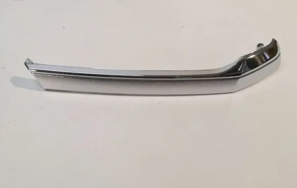 Toyota Hilux (AN120, AN130) Front bumper upper radiator grill 531260K050