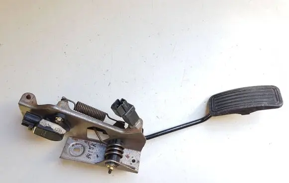 Mazda 626 Accelerator throttle pedal CB0541AC0