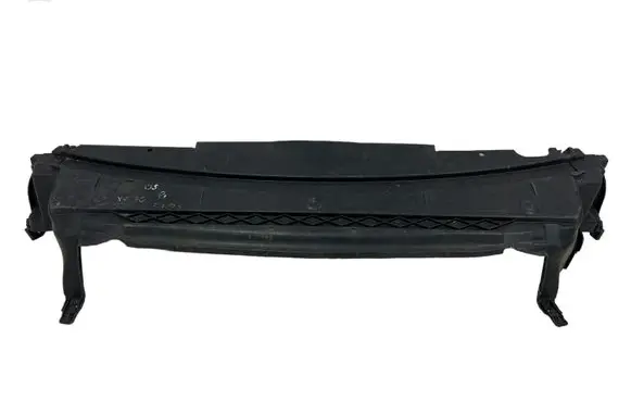 Volvo XC70 Front bumper skid plate/under tray 09484049