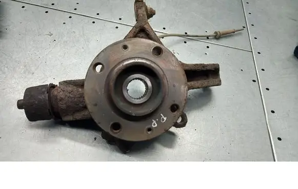 Peugeot 307 CC Front wheel hub