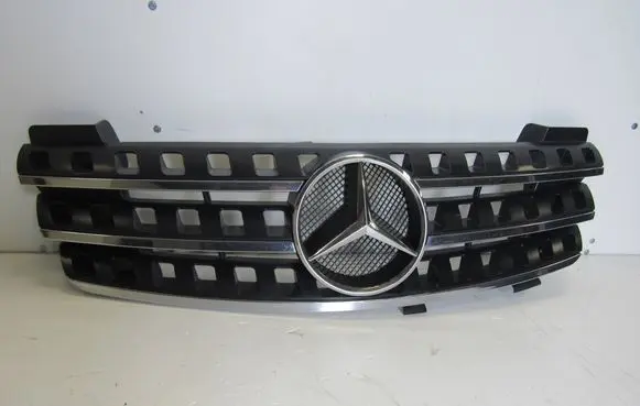 Mercedes-Benz ML W164 Front bumper upper radiator grill A1648800685