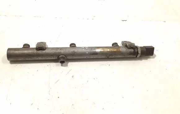 Mercedes-Benz E W211 Fuel main line pipe A6420700695 1600155