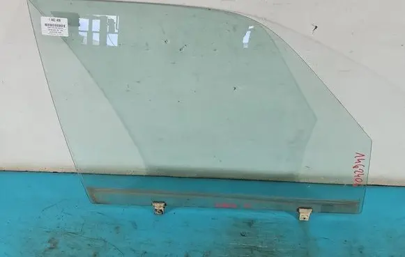 Opel Monterey Front door window glass four-door IMPRK1462406