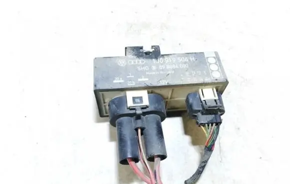 Volkswagen Golf IV Coolant fan relay 1j0919506h 898884000