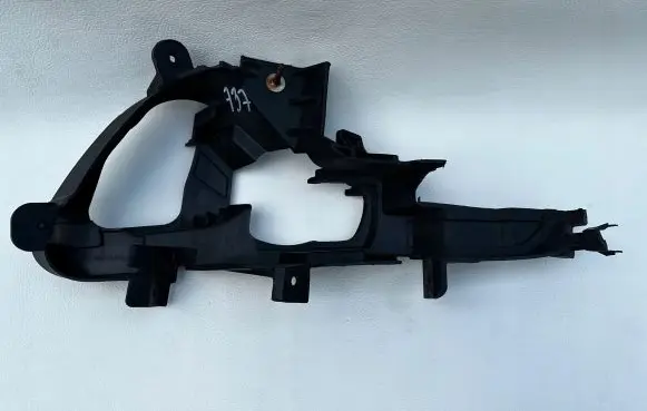 KIA Sportage Headlight/headlamp mounting bracket