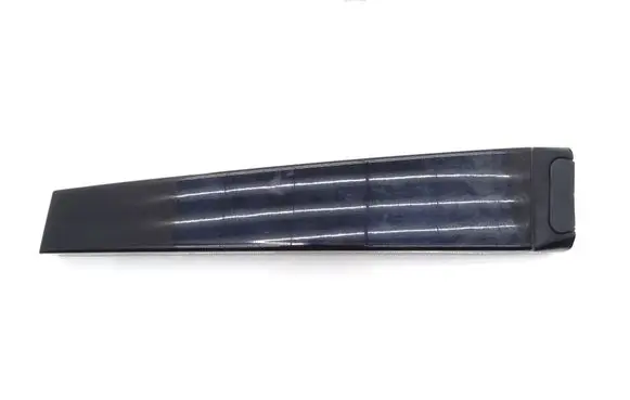 Volkswagen Touareg I Trunk door license plate light bar 7L6853318D