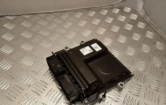 Volvo XC90 Engine control unit/module 32203481