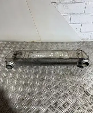 BMW 5 E60 E61 Intercooler radiator 7795823