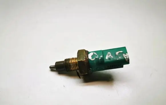 Nissan Qashqai Reversing light switch sensor 8200177718 8200177718c