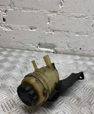 KIA Sorento Power steering fluid tank/reservoir