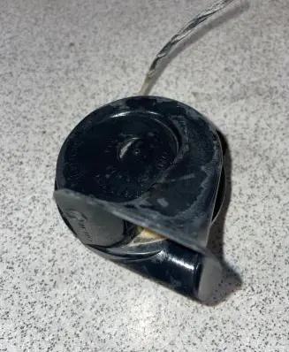 BMW 5 E39 Horn signal 703881157