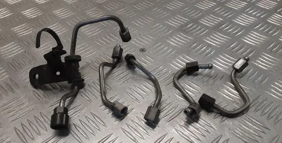 Fuel injector supply line/pipe