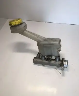 Nissan X-Trail T30 Master brake cylinder 8H601