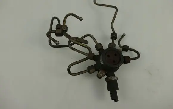Renault Scenic II - Grand scenic II Fuel distributor 