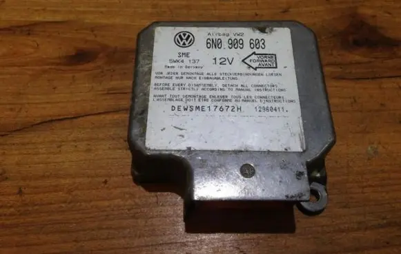 Volkswagen Golf III Airbag control unit/module 6n0909603 5wk4137