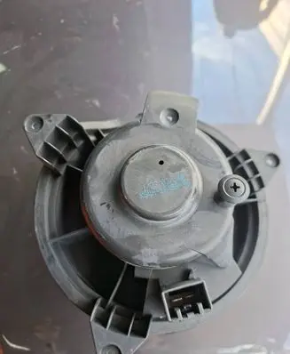 Ford Focus Heater fan/blower XS4H18456AC 2303340
