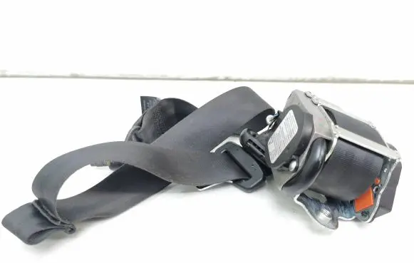Ford Focus Front seatbelt BM5161295AAW 617231700 061207