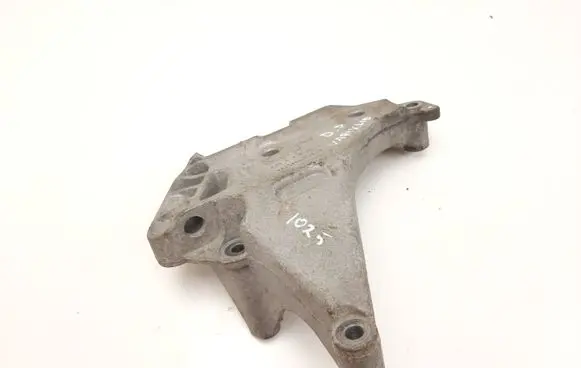 Volkswagen PASSAT B7 Engine mounting bracket 03L199207