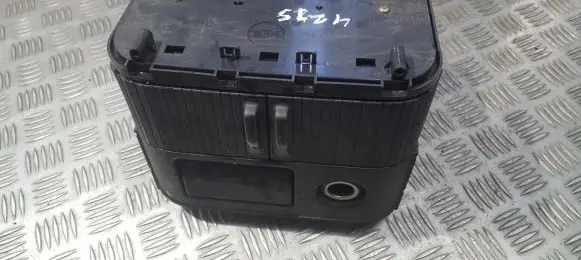 Nissan X-Trail T30 Glove box 68108EQ400