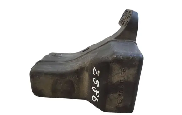 Toyota Corolla Verso AR10 Relay mounting block 