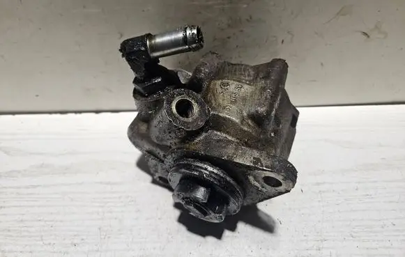 Renault Master II Power steering pump 85501149 7683955118