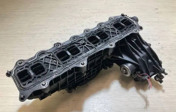 Mercedes-Benz Sprinter W906 Intake manifold A6510900037