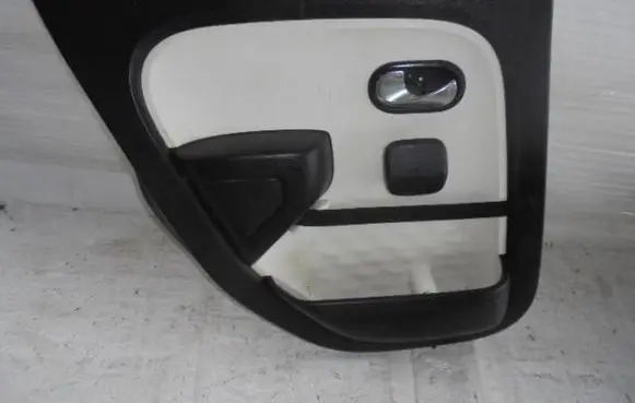 Renault Twingo III Rear door card panel trim