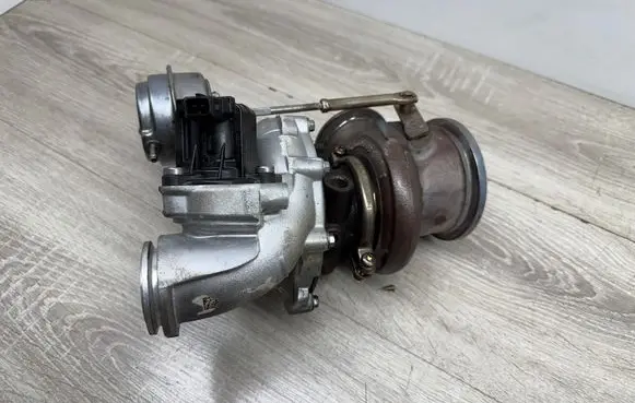 BMW 7 F01 F02 F03 F04 Turbo 7576985 MGT22566 0KB06290F