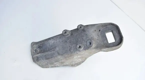 Audi A6 S6 C4 4A Engine mounting bracket 4A0199307AB