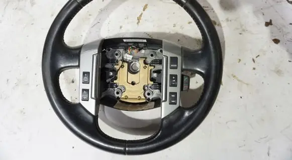 Land Rover Discovery 3 - LR3 Steering wheel HD8PVJ