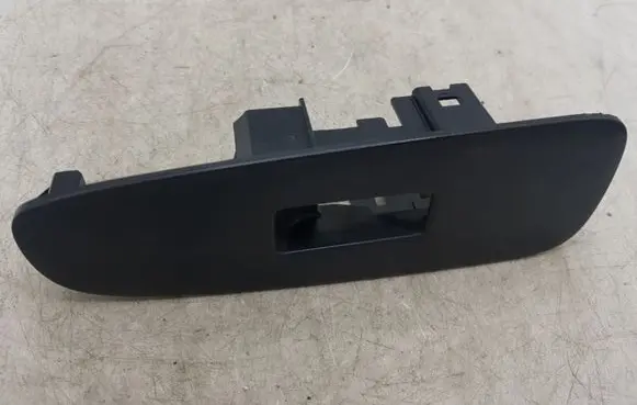 Toyota Previa (XR30, XR40) II Front door window switch trim 76A048