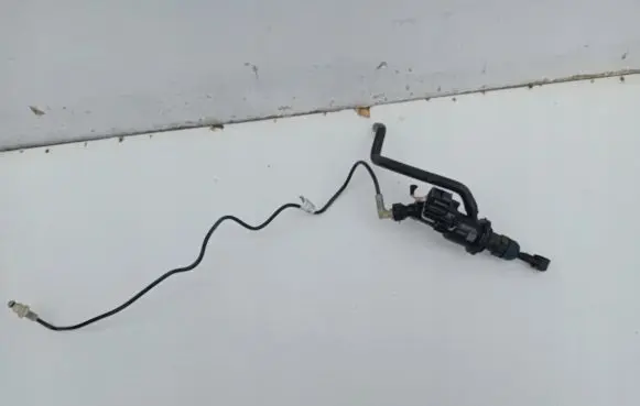 Clutch slave cylinder