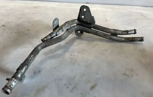 Coolant pipe/hose