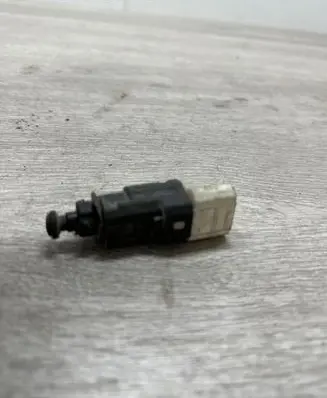 Renault Espace IV Brake pedal sensor switch 8200276361