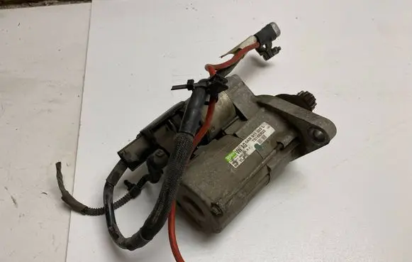 Volkswagen Caddy Starter motor 0AM911023L
