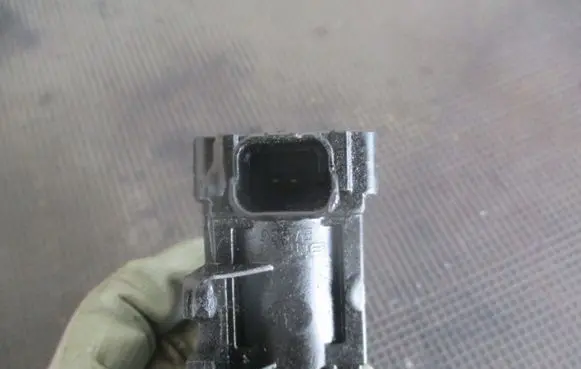 Peugeot 5008 Vacuum valve zawrpodcinienia