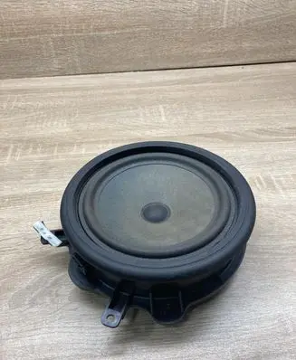 Audi A4 S4 B7 8E 8H Front door speaker 8P0035411B