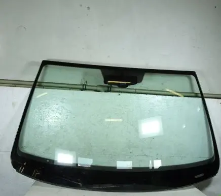 Volkswagen Jetta VI Front windscreen/windshield window 
