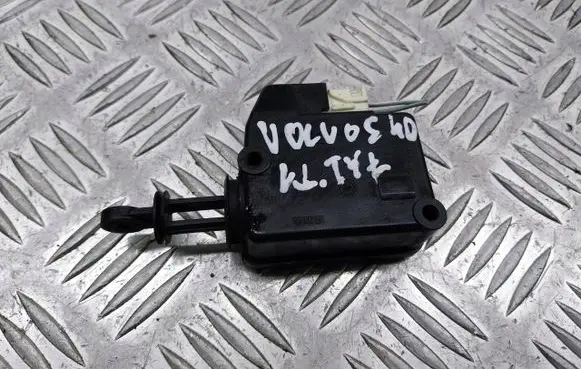 Volvo S40, V40 Shock absorber/damper mounting bracket 