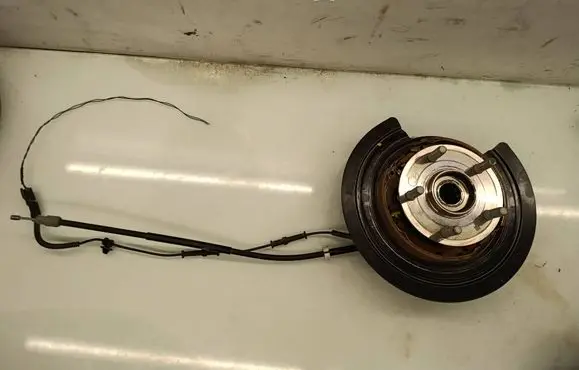 Dodge Durango III Rear wheel hub 04877113AC
